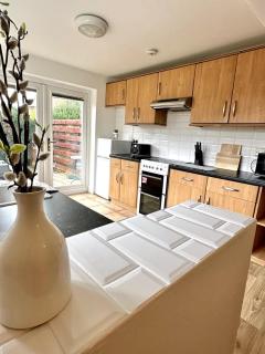 Millfield House by Blue Skies Stays - Middlesbrough - 8