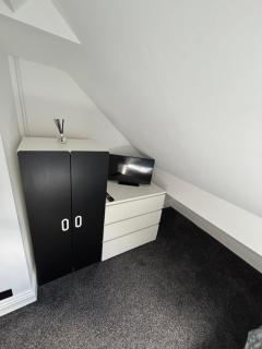 Pristine 2 bedroom apartment with off street parking - Norwich - 5