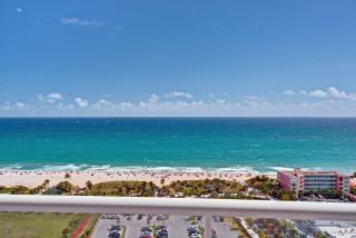 Elegant Oceanfront Penthouse with Panoramic Views - Pompano Beach - 0