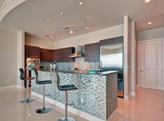 Elegant Oceanfront Penthouse with Panoramic Views - Pompano Beach - 4