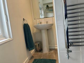 7 Night Stay - Family - Parking WI-FI - Sleeps 5 - Colchester - 9