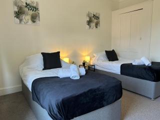 7 Night Stay - Family - Parking WI-FI - Sleeps 5 - Colchester - 1