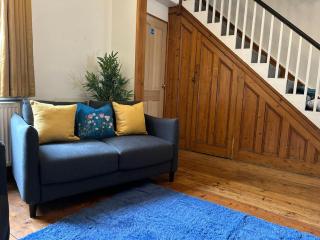 7 Night Stay-Family -Free Parking-Free WiFi-Sleeps 5 - 3
