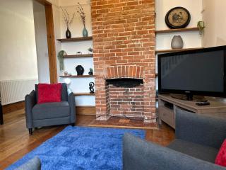 7 Night Stay - Family - Parking WI-FI - Sleeps 5 - Colchester - 2
