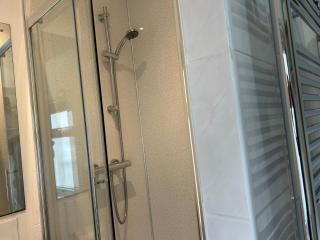 7 Night Stay-Family -Free Parking-Free WiFi-Sleeps 5 - 5