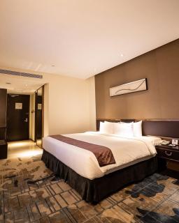 The Hotel Belwood Near IGI Delhi Airport - Jāmb - 4