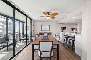Updated 2-Bedroom Gulf-Front Condo - Venice - 8