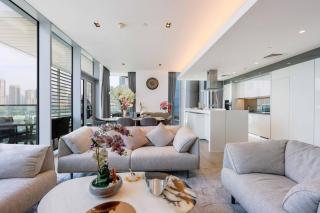 Livbnb-Upgraded 3BR with Maid's Room, Sea & Ain Dubai Views - Dubai - 2