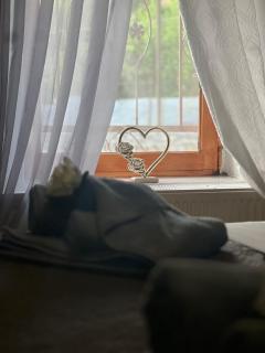 The Streamside Villa - - 7