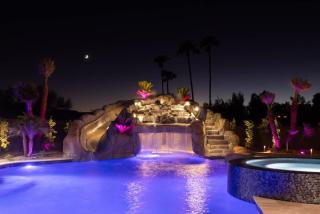HOZHO Estate on the Riviera Oasis Villa Backyard Pool & Spa - Scottsdale - 7