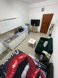Fully furnished studio 1 - 2