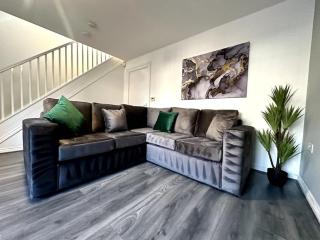Wallis House by Blue Skies Stays - 6