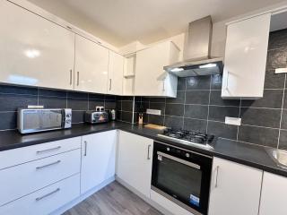 Densham House by Blue Skies Stays - Stockton-on-Tees - 3