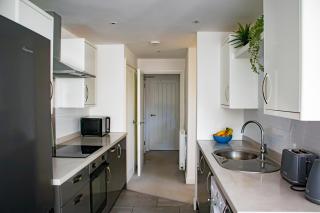 Hilltop Apartments - Salisbury - 9