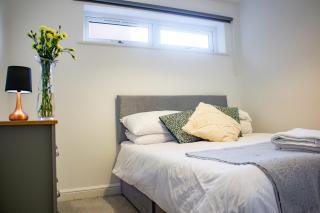 Hilltop Apartments - Salisbury - 7