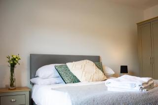 Hilltop Apartments - Salisbury - 6