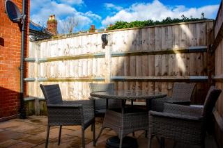 Hilltop Apartments - Salisbury - 2