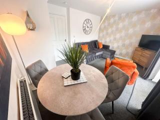 Aristotle House by Blue Skies Stays - Stockton-on-Tees - 0
