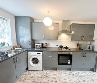 James House by Blue Skies Stays - 6