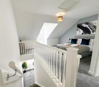 James House by Blue Skies Stays - 1