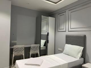 Hotel Seven Sky Inn Madiwala - 1