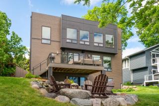 Lakefront Luxury - Mound - 7