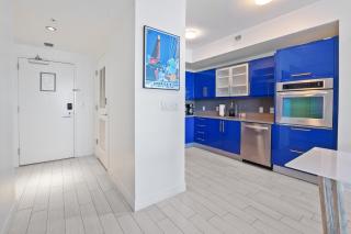 23rd Floor W 2BR with Den, Ocean Views, Sleeps 8 - Fort Lauderdale - 4