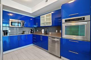 23rd Floor W 2BR with Den, Ocean Views, Sleeps 8 - Fort Lauderdale - 3