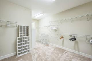 Elegant 5BR Retreat Pool & Yard - 4
