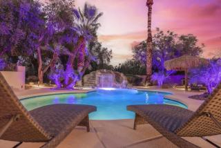 HOZHO Residence on Palms Villa with Pool Spa Pickleball - Scottsdale - 1