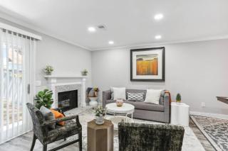 Dreamy 2-King Bedroom Townhome near Braves Stadium - Smyrna - 0