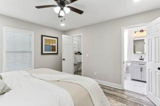 Dreamy 2-King Bedroom Townhome near Braves Stadium - Smyrna - 3