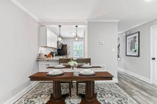 Dreamy 2-King Bedroom Townhome near Braves Stadium - Smyrna - 2