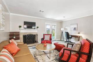 Spacious 3-Bedroom Home with Private Baths, Mini Bars, and Prime Location! - Smyrna - 6