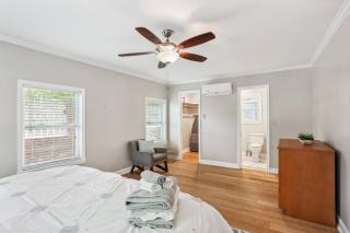 Spacious 3-Bedroom Home with Private Baths, Mini Bars, and Prime Location! - Smyrna - 2