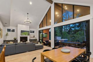 Modern Scandinavian Retreat by the Forest - Cle Elum - 9