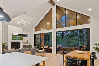 Modern Scandinavian Retreat by the Forest - Cle Elum - 1