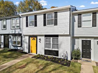 Modern 2-bedroom Townhouse near Braves Stadium - Smyrna - 1
