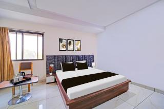 Super Townhouse LIG Main Road Indore - Indore - 3