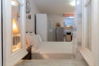 Venetian Eclectic Studios - Corfu - 0