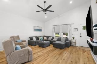 Pet Friendly Beach House - 6th Street Retreat by Panhandle Getaways - Port Saint Joe - 7