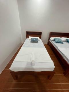 L&G Tourists Inn - Moalboal - 1