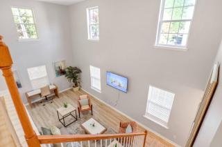 Suburban Retreat Cozy 3 Bedroom- Very accessible - 1