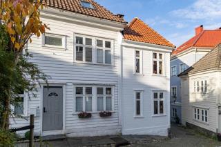 DINBNB Home l Traditional Bergenhouse l RoofTerrace l 1900 Charm - Bergen - 9