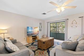 Walk to the Beach & Everywhere! Private Pool! - Marco Island - 7
