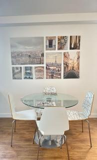 Amazing 2 Bed Flat With City Views - Barking - 2