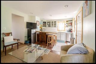 2 bedroom Apt - Kingston - 3