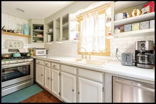 2 bedroom Apt - Kingston - 7
