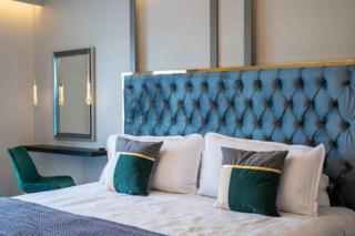 5 Bedrooms townhouse W Pool - 2