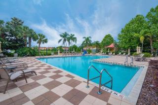 Beautiful 4 Bedroom Pool Home Near Disney - 6